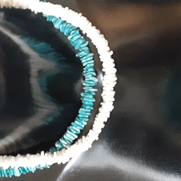 2 Vintage 60's 70's Hawaiian Pooka Puka Shell Surfer Beach Necklaces - Picture 5 of 5